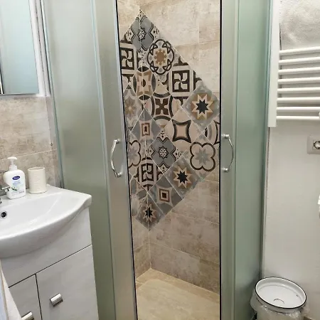 Carru De Ammentos אוציירי